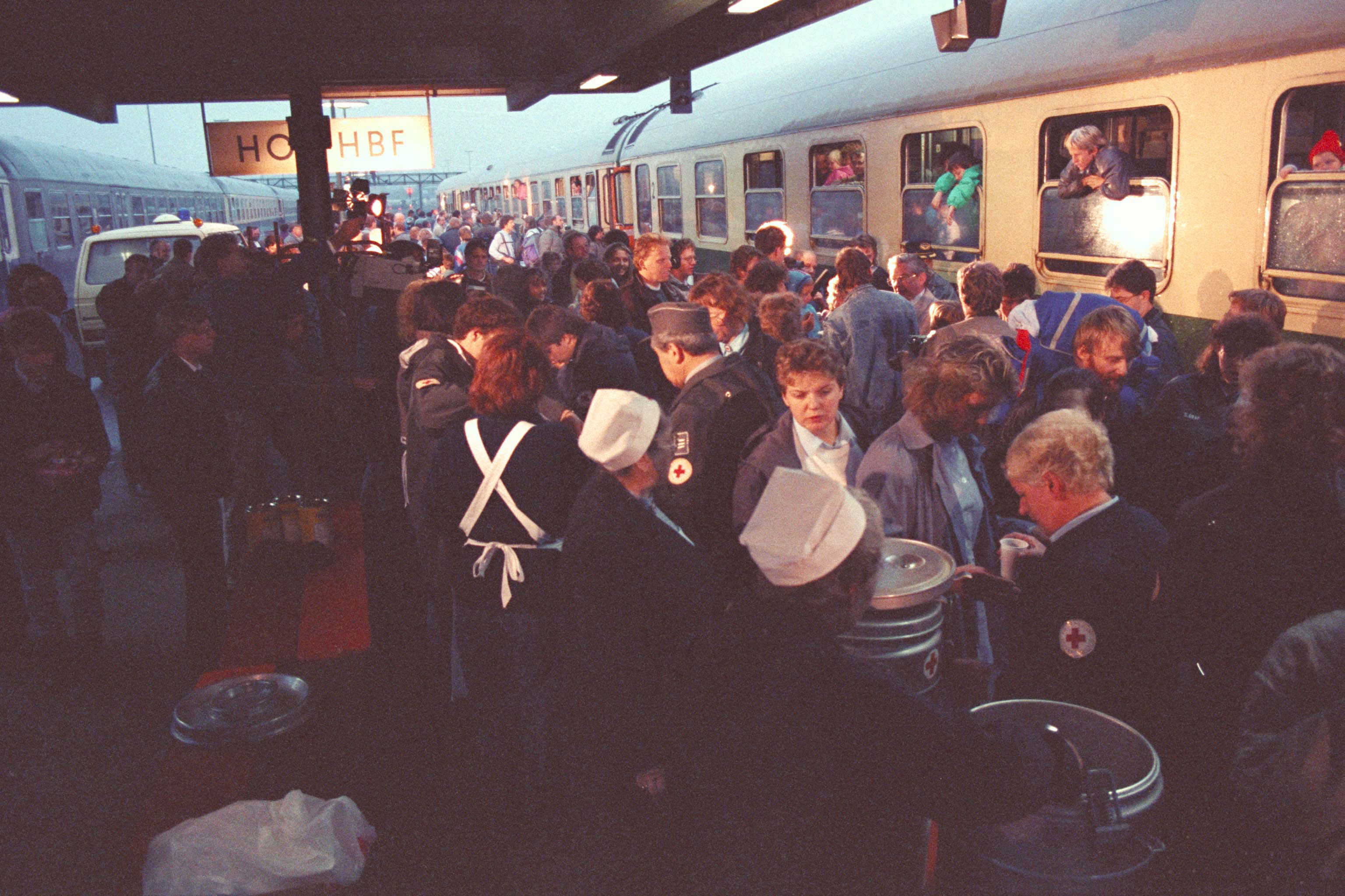 Hauptbahnhof Hof im Herbst ´89